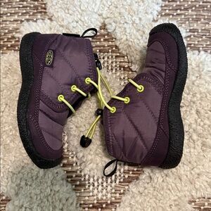 Toddler Keen hiking boots